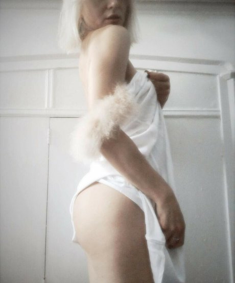 alittle vampy nackt pornografische bilder