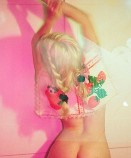 alittle vampy pornostar akt archiv