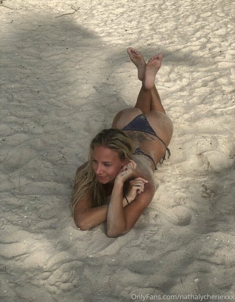 Nathalycheriexxx sexy top foto