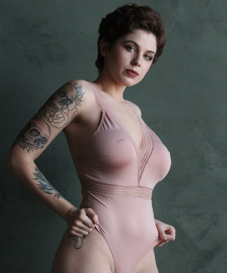 Punkqueenxoxo schauspielerin nackten galerien