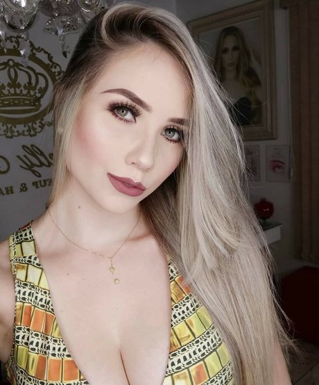 Marcelly Mello model hd bild