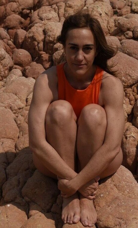 Dimitra Charilaou nackt schöne foto