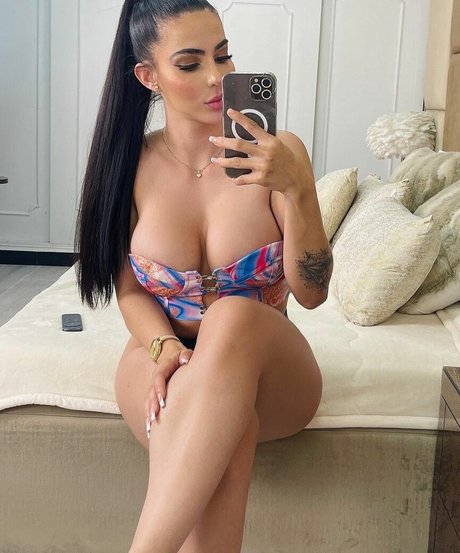 Gabriela Parisi exklusive akt bild