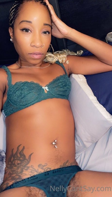 nellycantsay erotische heiße bild