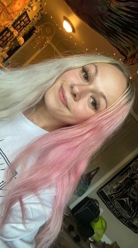 Nova Luxe schauspielerin bilder