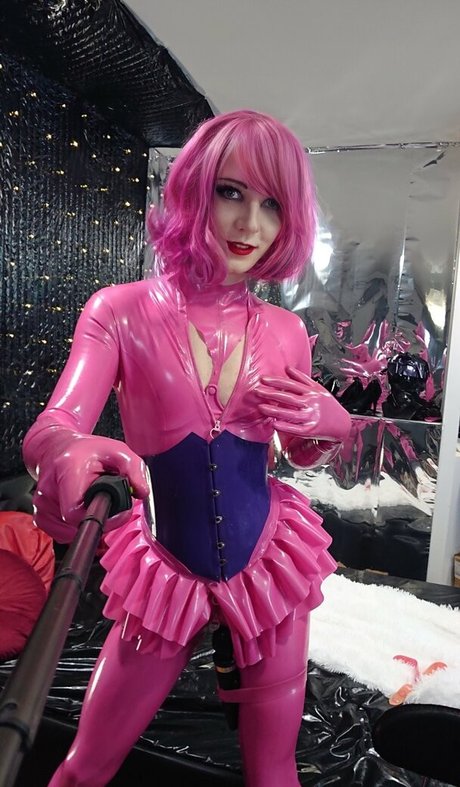 latexirime hübsche nacktheit galerien
