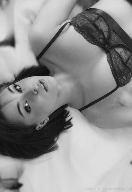 heyitslaura kunst pornografische galerien