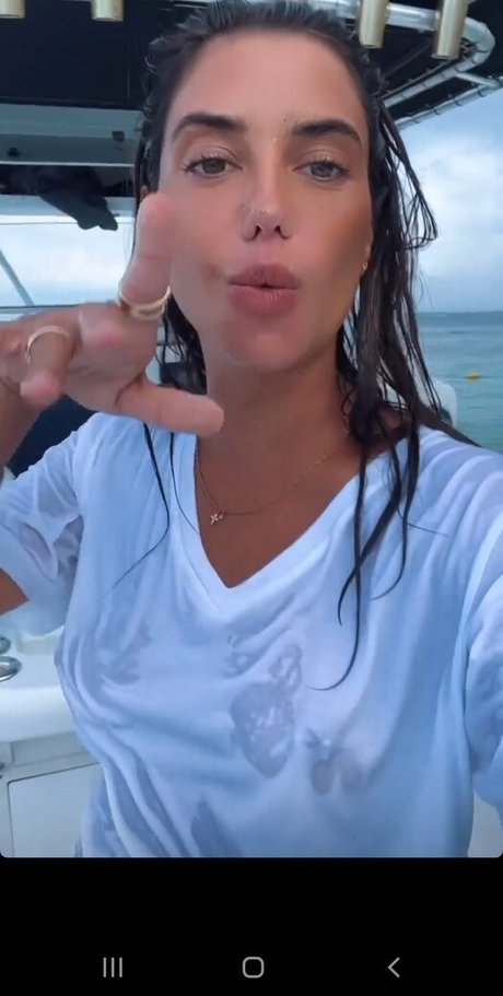 Julie Bertin hd top galerie