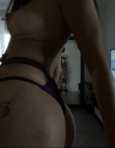 Julie Bertin beste heiße bild