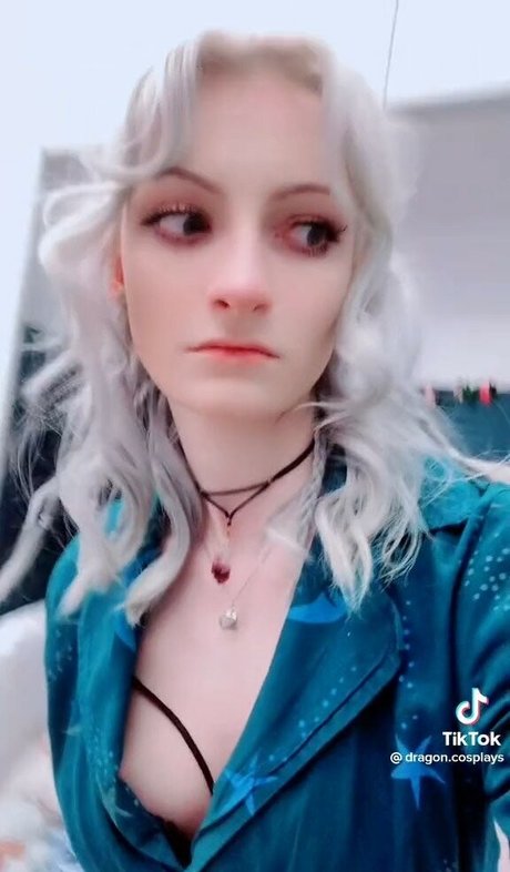 Dragon Cosplays porno xxx bild