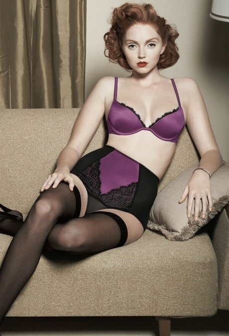 Lily Cole sexy exklusive foto
