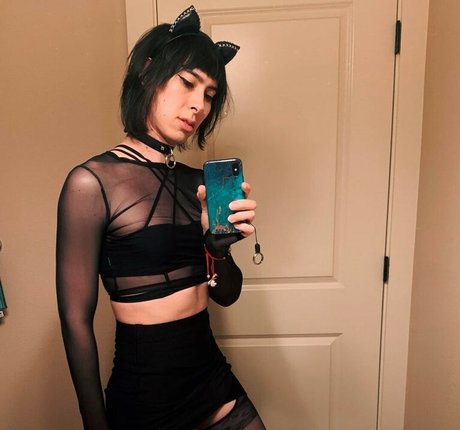 Ashley Adamson schöne freie galerien