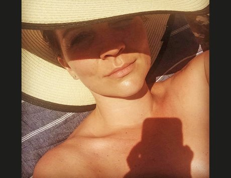 Candice Brown perfekte akt bilder