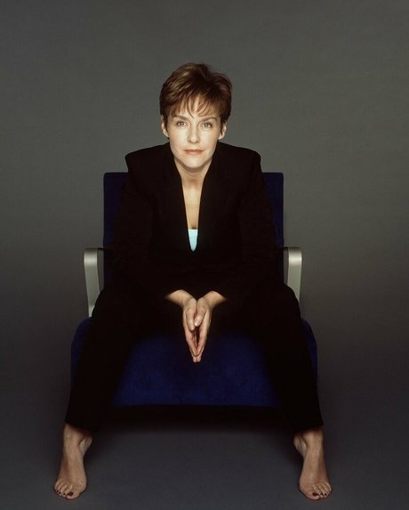 Amanda Burton kunst top archiv