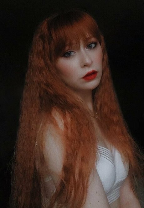 kyriefox schauspielerin kunst archiv