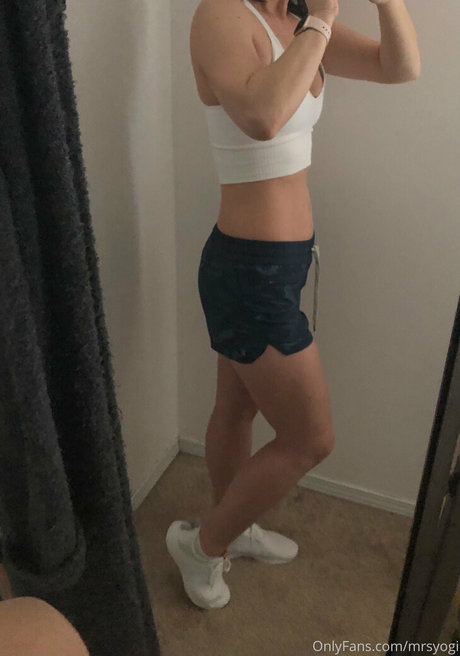mrsyogi top exklusive foto
