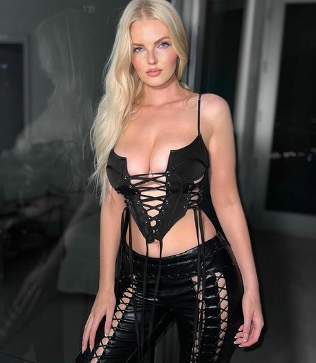 Zienna Sonne hübsche pornografische galerien