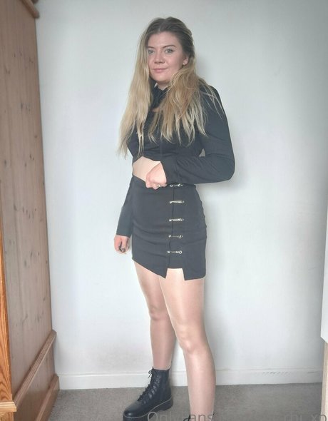 rhi rhi xo nacktheit exklusive galerie