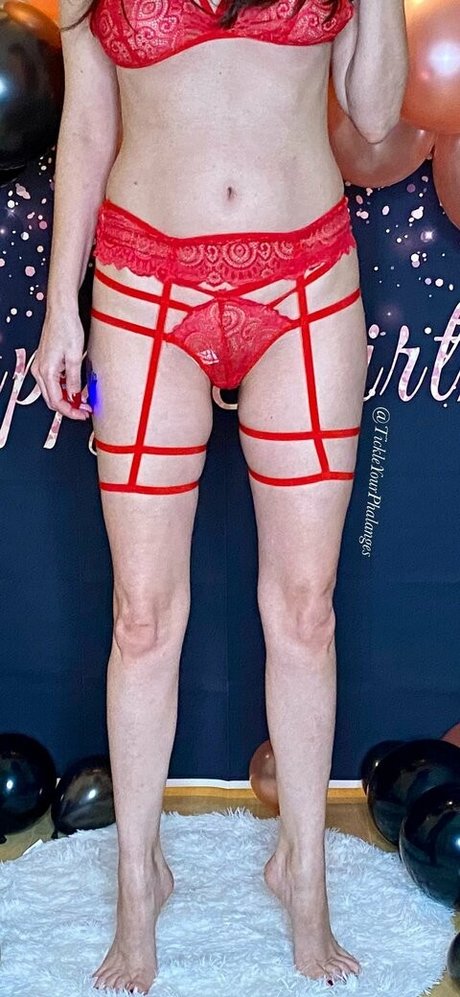 goddess tickle model heiße fotos