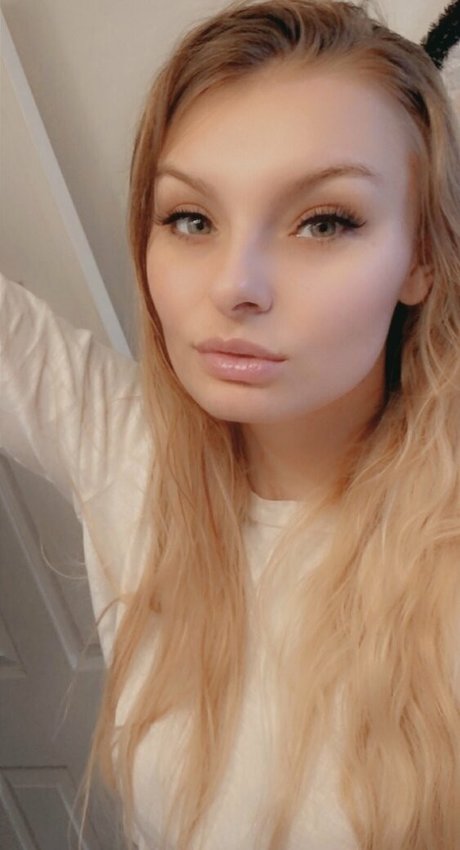 carlyraeofficial erwachsene hd galerie