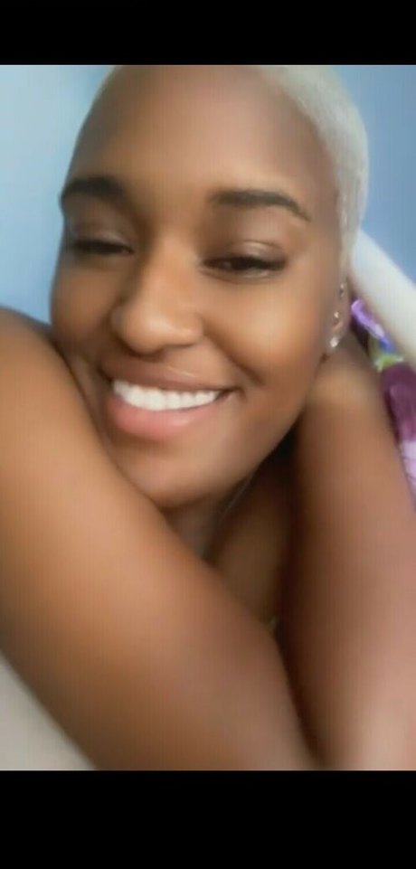 Bribunny erotische nackten foto