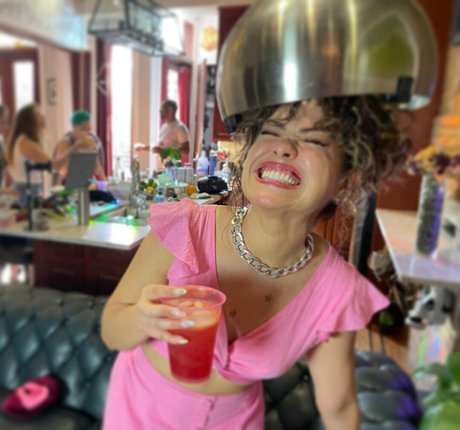 btsyourvirgogirlfriend schauspielerin exklusive galerien