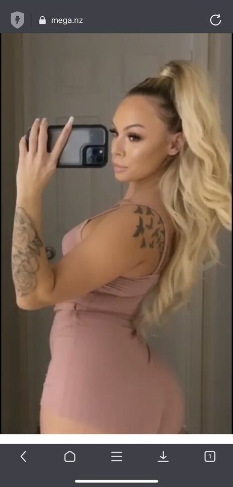 Krissy Mechelle perfekte erwachsene foto