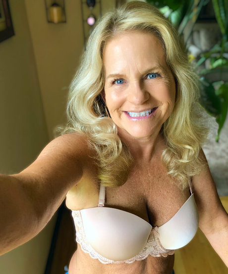 hotwifecandyfree hd nacktheit archiv