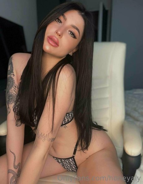 honeyaly xxx pornostar bild