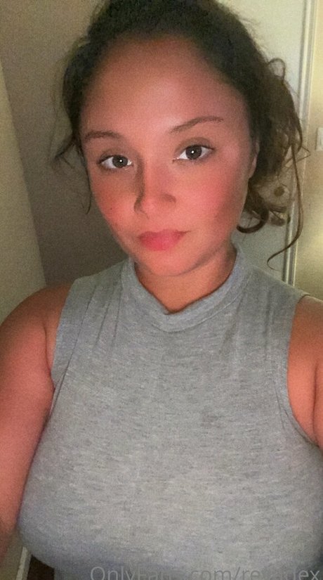 reyadex schauspielerin schöne bilder