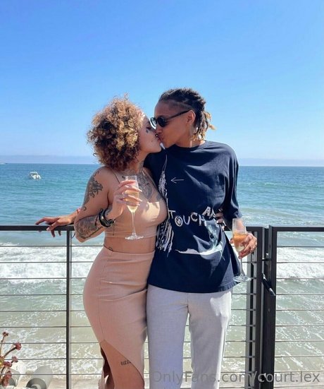 court lex nacktheit exklusive foto