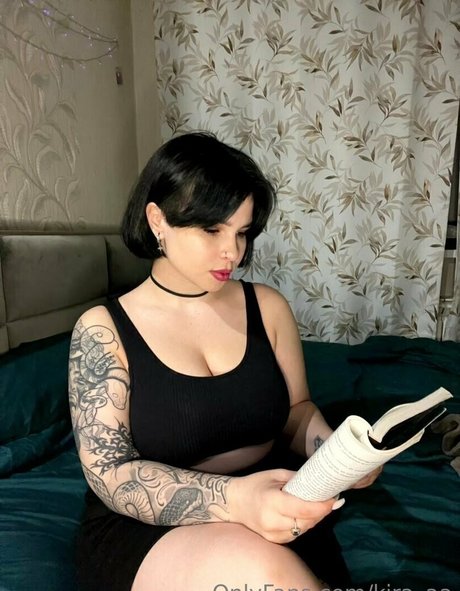 kira aa exklusive porno bild