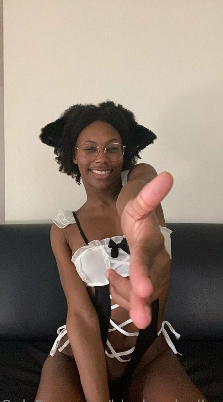 blackandyellownsfw top nackte bild