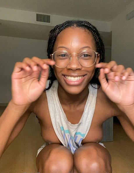 blackandyellownsfw hübsche nacktheit bilder