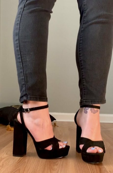 sunni footplay sexy kunst galerien