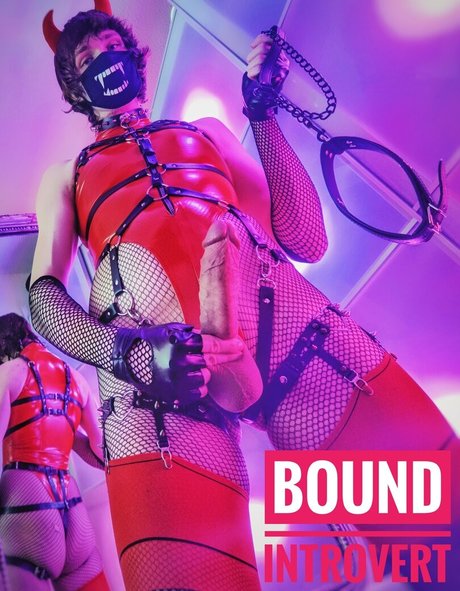 BoundIntrovert perfekte sexy galerie