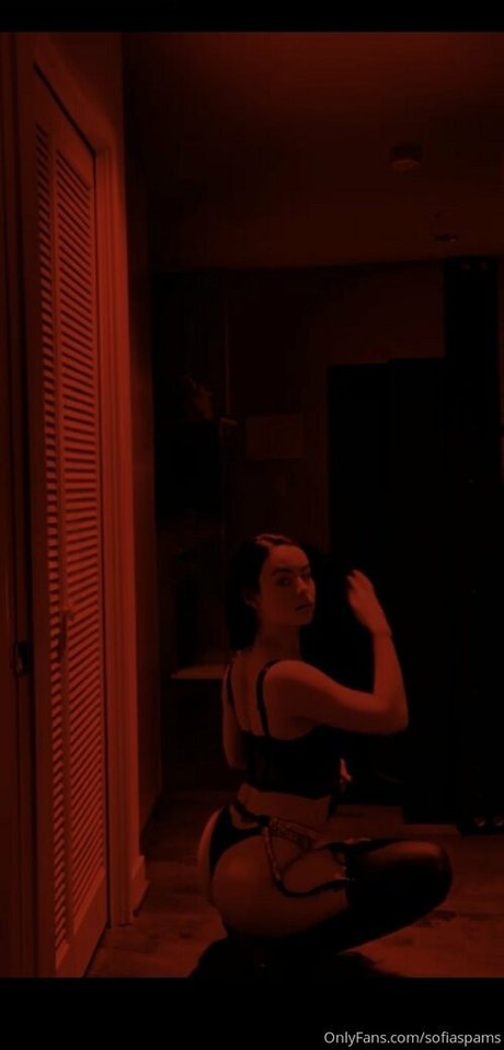 Sofia Porzio nackt hübsche bild