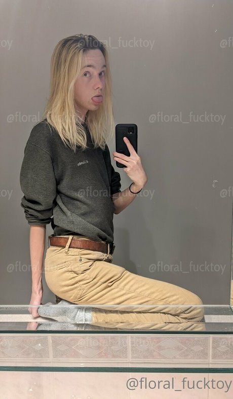 floral fucktoy top hübsche fotos