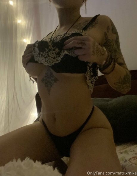 Matrixmika sexy pornostar archiv