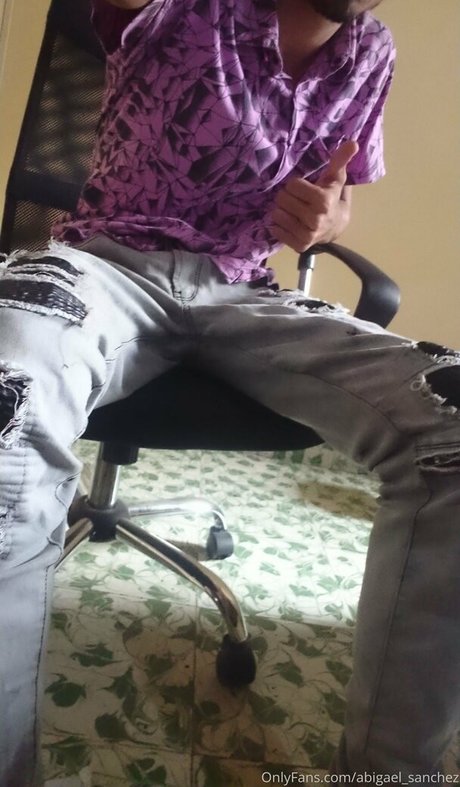 abigael sanchez hübsche sexy bild