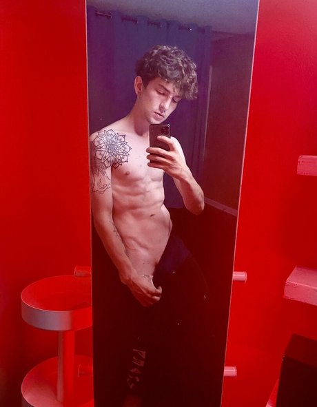 twink-onlyfans nackt bild