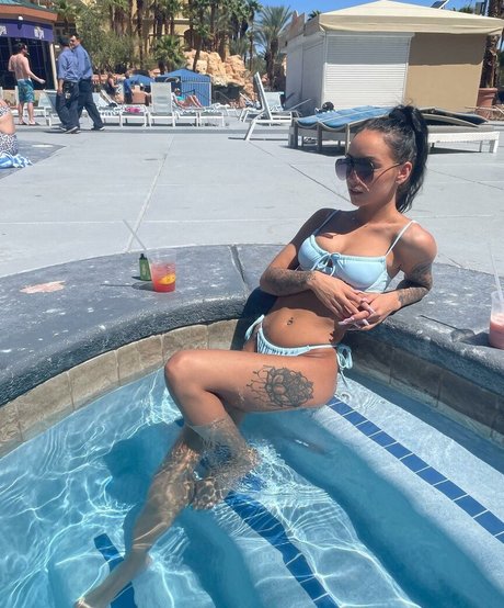 zwerg ebenholz onlyfans schöne akt fotos