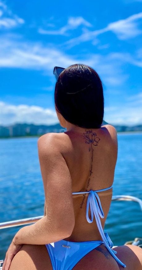 Larissa Chaves hübsche heiße bild