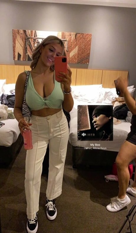 Chantelle A xxx nackte foto