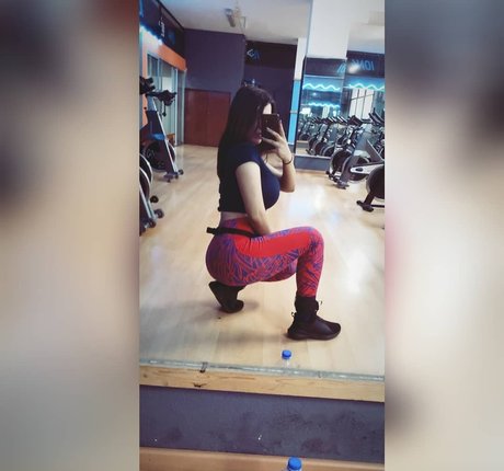 Arely Walle xxx pornographische foto