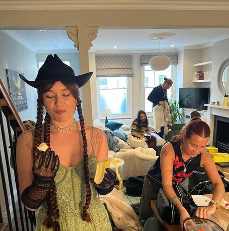 Rhian Teasdale kunst nackten archiv