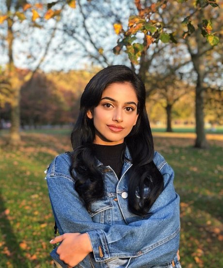 Banita Sandhu nackt archiv