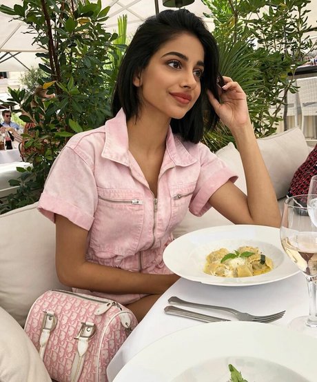 Banita Sandhu pornostar exklusive foto