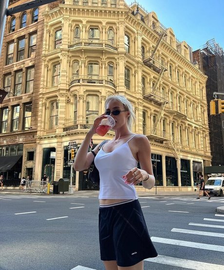 Rachael Nyhuus pornostar exklusive fotos