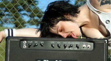 Brody Dalle kunst top bild